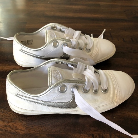 Nike Sneakers - Picture 4 of 8